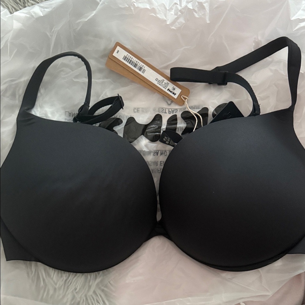 SKIMS Ultimate Push Up Plunge Bra